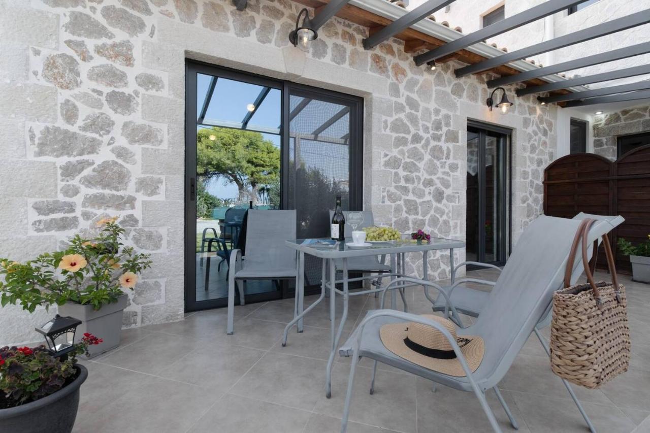 Villa On The Sea Agia Marina  Exterior foto